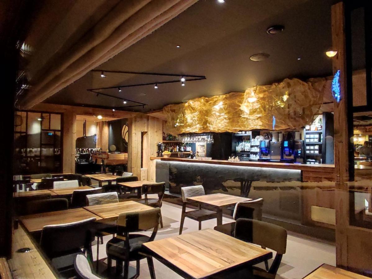 Hotel Les Melezes เลส์เดอซาลป์ ภายนอก รูปภาพ