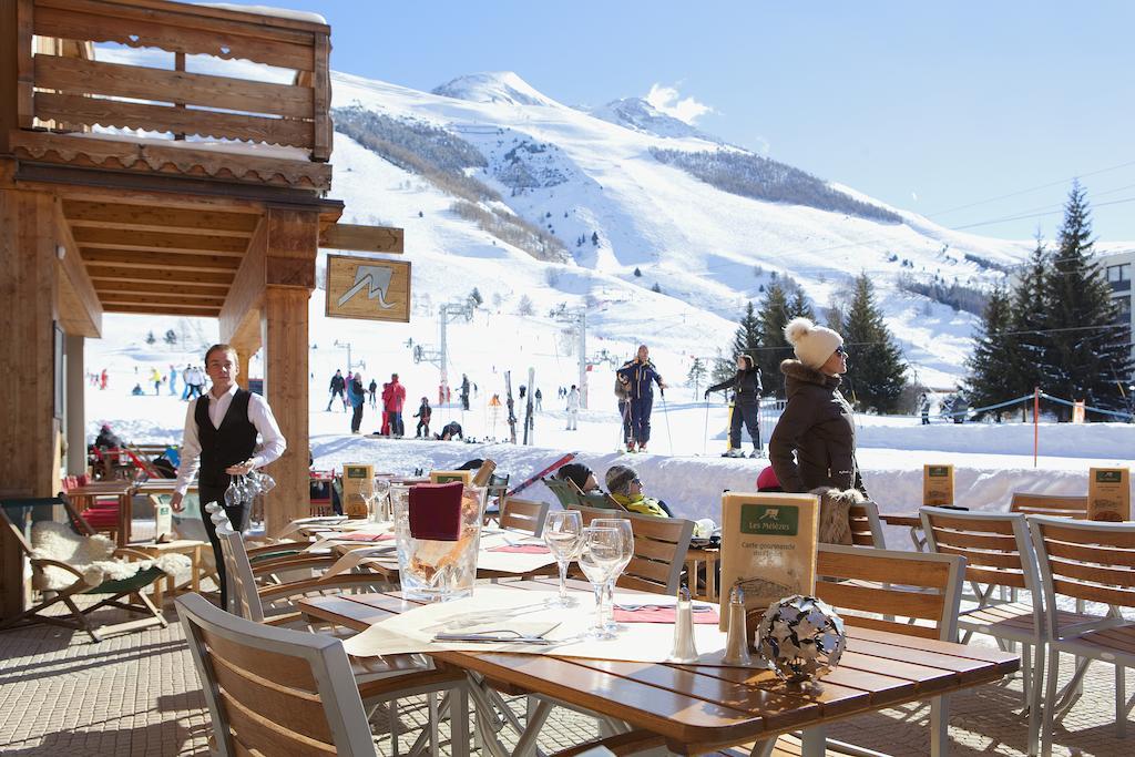 Hotel Les Melezes เลส์เดอซาลป์ ภายนอก รูปภาพ