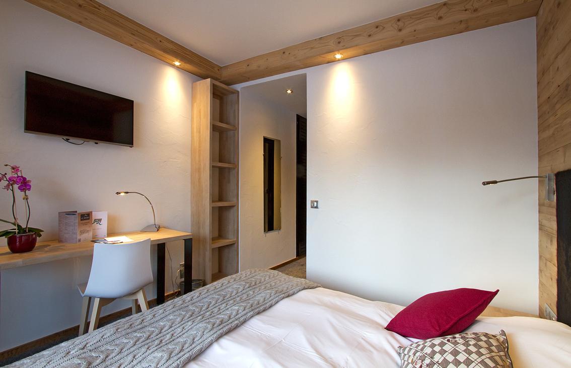 Hotel Les Melezes เลส์เดอซาลป์ ภายนอก รูปภาพ